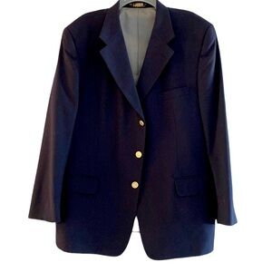 Petrocelli navy blazer with gold tone buttons. 3 button classic blazer. 42 R
